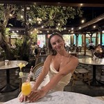 Alexandra, 27